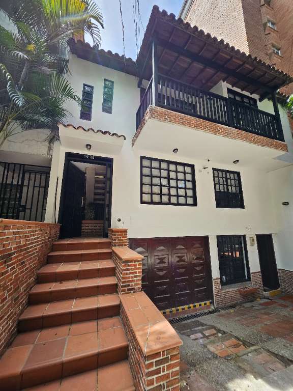 Alojamiento en Medellín , Superhost en Medellín ,Casa Naranjo